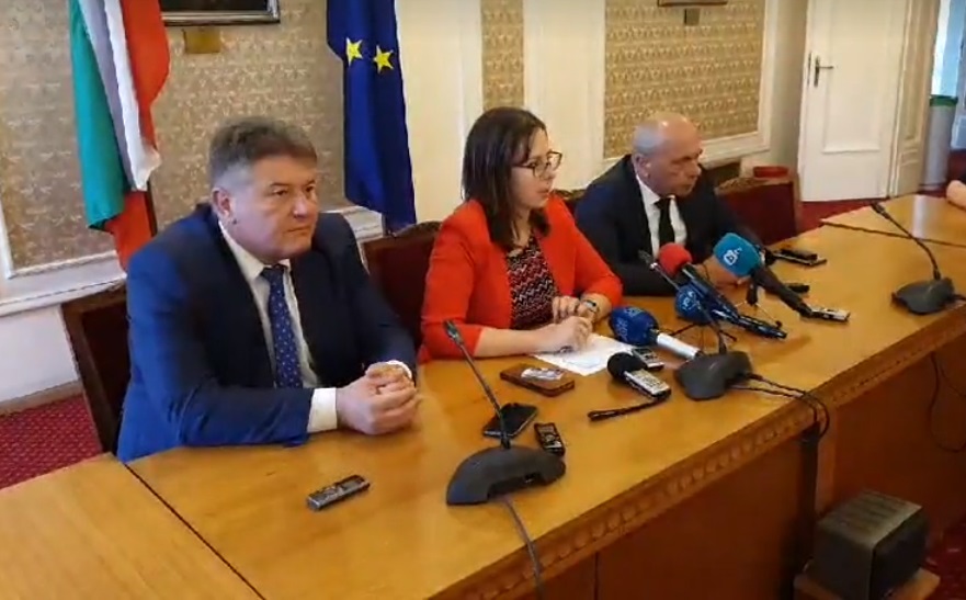 ГЕРБ дава Корнелия Нинова на прокуратурата за всяване на паника (ВИДЕО)