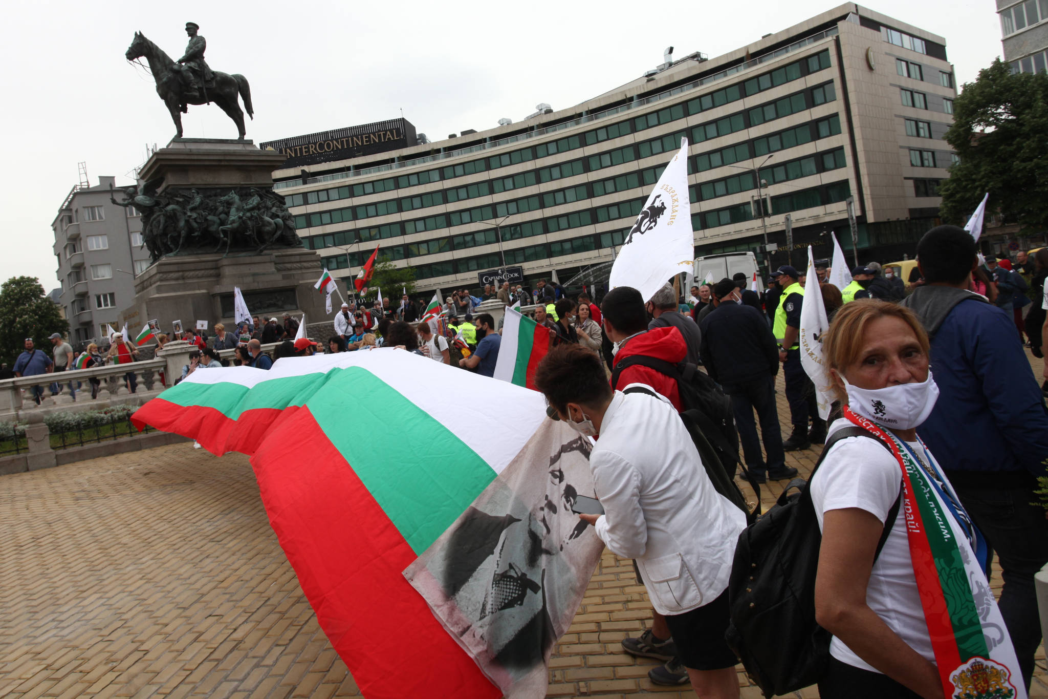 Седем мъже и една жена са задържани по време на протеста в столицата