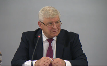 Министър Ананиев: Всички действащи мерки срещу коронавируса остават