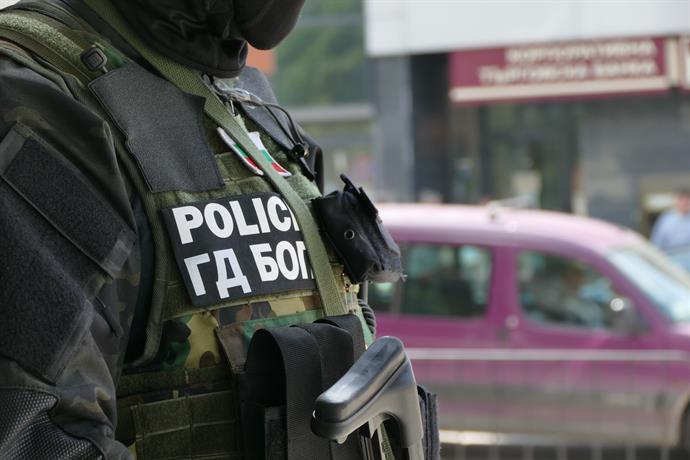 Операция на ГДБОП в Разград срещу хакери, източвали банкови сметки