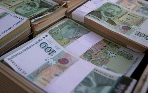 12 банки искат да дават безлихвени заеми до 4500 лв.