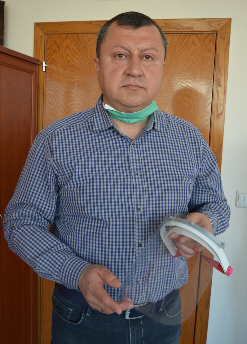 Русенският университет дари 50 предпазни шлема на община Павликени