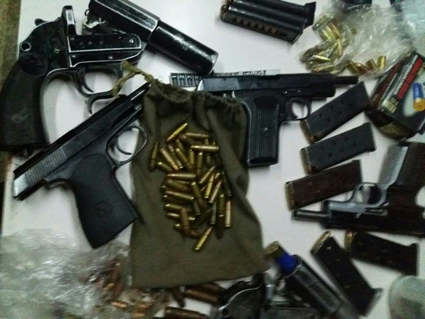 Откриха оръжие и боеприпаси в имот в Павликени