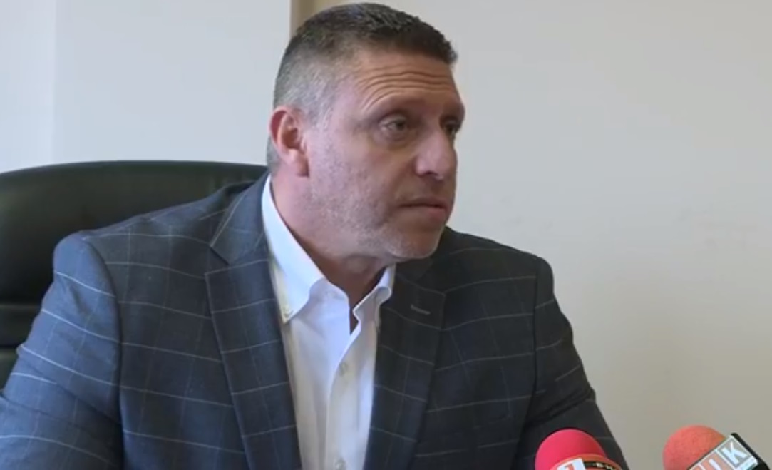Авиотряд 28 иска нов самолет, спират "Фалкон"-а временно