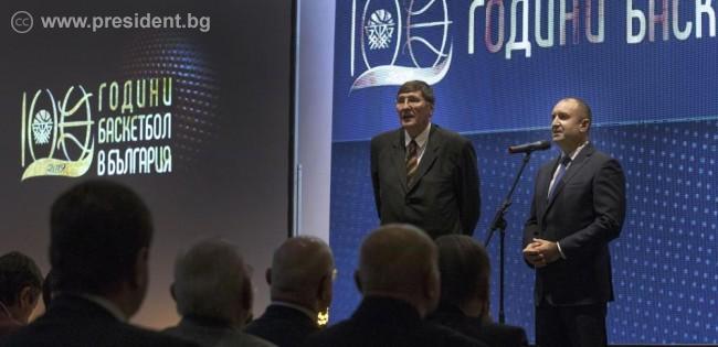 Румен Радев: Трябва да върнем младите хора на спортните площадки и да ги научим да бъдат отбор