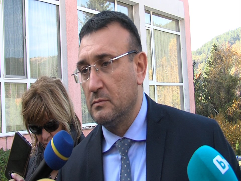 Министър Младен Маринов: Експертизи ще кажат дали пожарът в автомобилите, свързани със семейството на директора на Агенция „Митници“, е умишлен