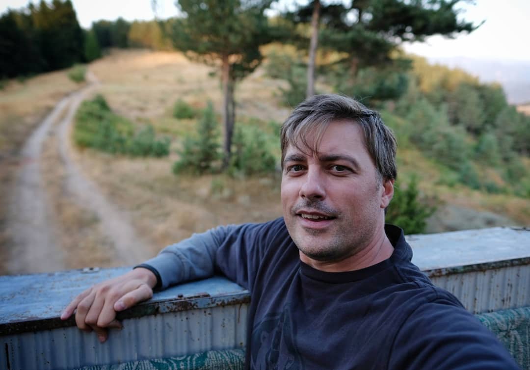 Владо Карамазов нарочно прекали с фотошопа