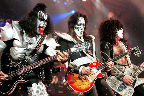 Kiss забиват за последно в София