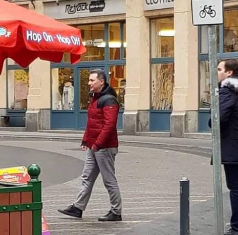 Заснеха бившия македонски премиер Никола Груевски да се разхожда в Будапеща (СНИМКА)