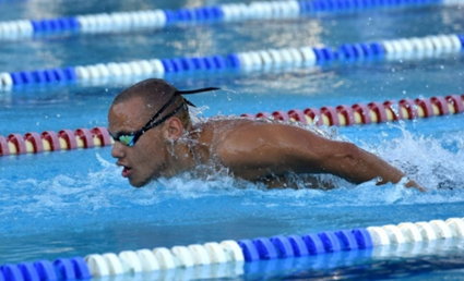 Антъни ще плува и в четири щафети