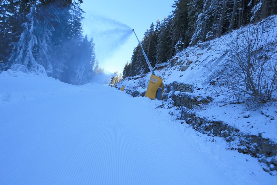 Банско стартира зимния сезон по-рано, ски зоната отваря от утре