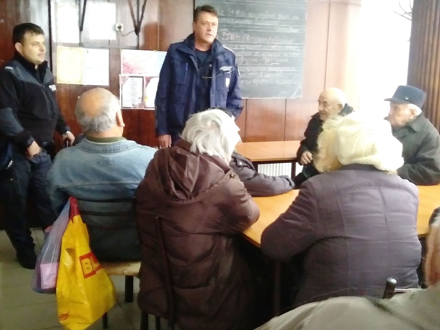 „Ало” апаши отмъкнаха 300 лева и 400 долара от баба в Монтана