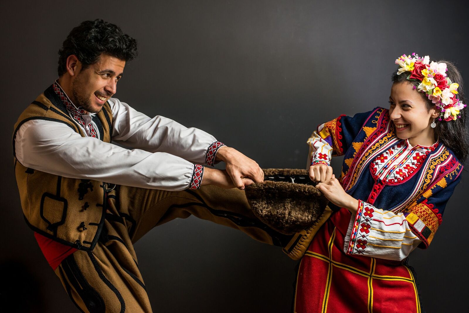 Българската група Outhentic с концерт „Фолклор на кръстопът“