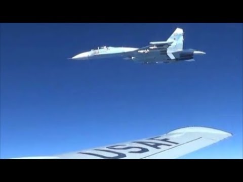 Руски Су-27 прехвана американски разузнавач над Черно море (ВИДЕО)