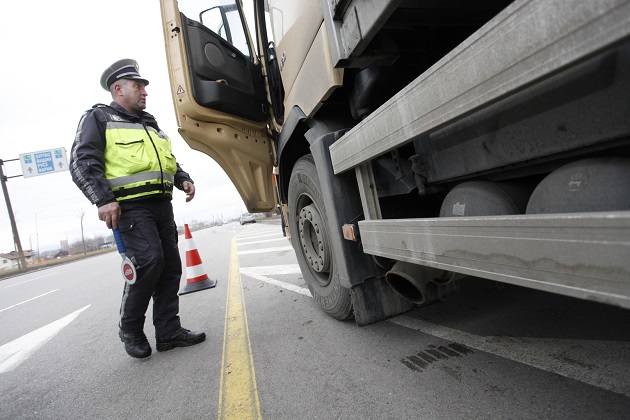 Турски ТИР прегази мъж на пътя Русе-Бяла