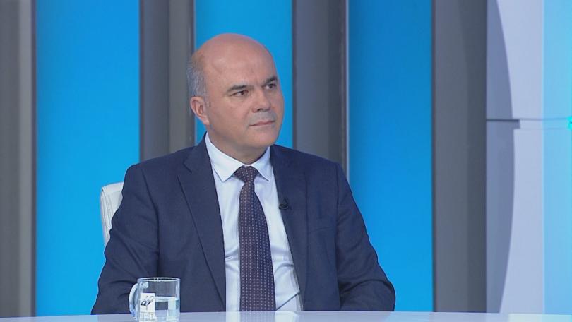 Бисер Петков: Таванът на пенсиите остава, но се повишава за всички от 1 юли