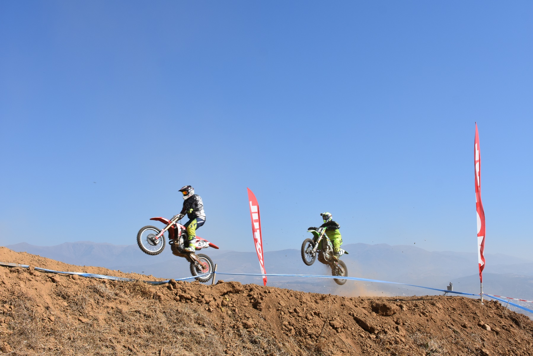 Кметът на Благоевград д-р Камбитов откри кръг от Републиканския шампионат по мотокрос край Благоевград