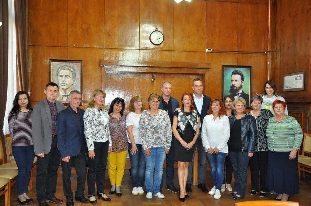 Бургаски учители получиха награди за професионални успехи