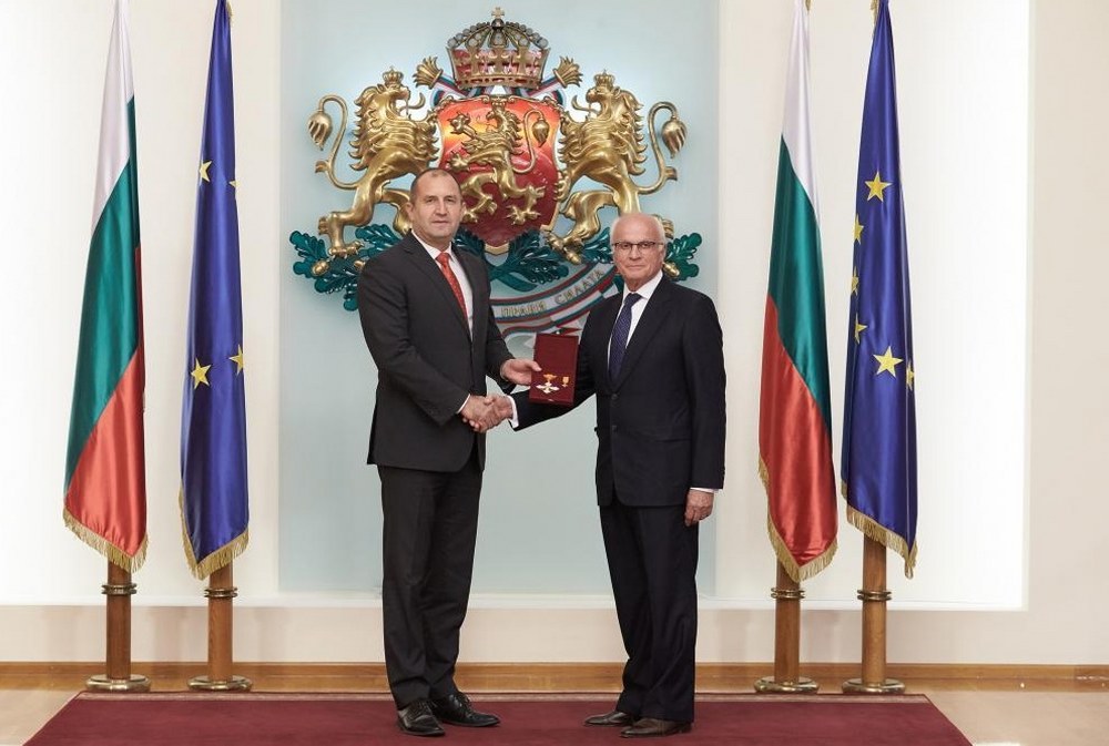 Президентът удостои с орден „Св. Св. Кирил и Методий“ изтъкнатия учен и преподавател проф. д-р Жак Манян