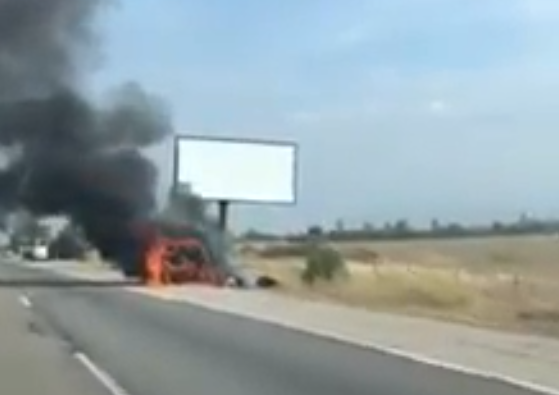 Кола се самозапали на АМ „Тракия” (ВИДЕО)