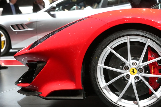 Ferrari ще прави SUV