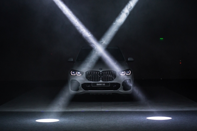 Лазерни фарове светят на 500 м