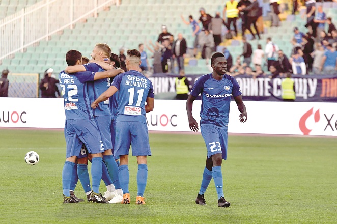 Успех в дербито вдига „Левски“