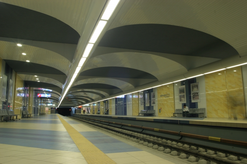 Възстановено е движението на столичното метро