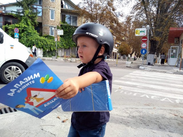 Колоездач на 2,5 г. в акция "Да пазим нашите деца"