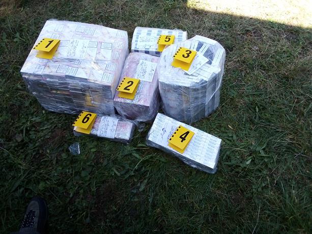 При спецакция иззеха близо 28 000 къса контрабандни цигари в Годеч, арестувани са две жени