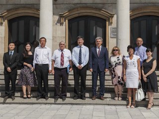 Стопанската академия ще си партнира с Университет по счетоводство и финанси в Китай