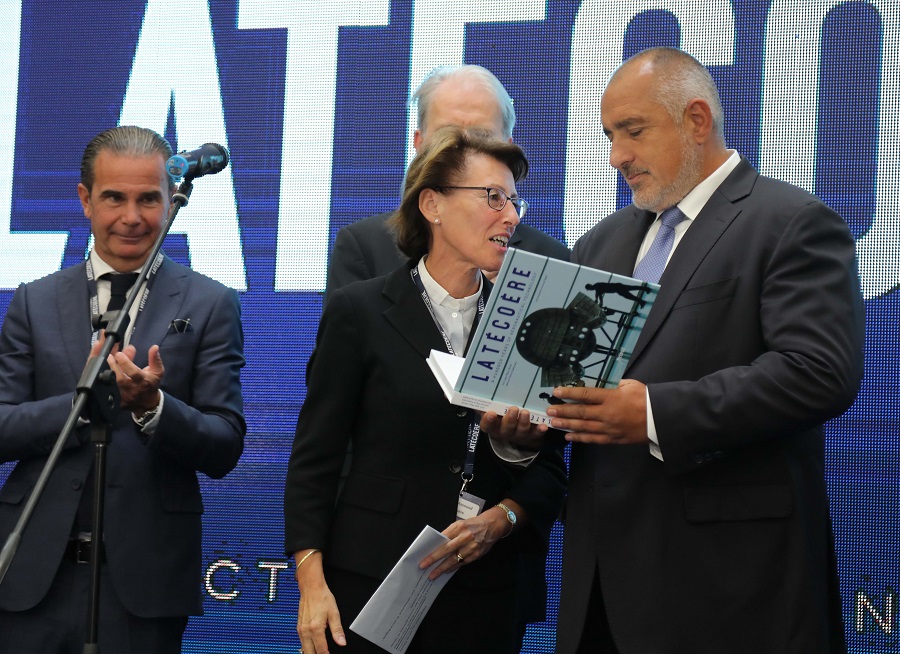 Премиерът Борисов: След като България купи "Пантер"-и и "Кугър"-и, най-сетне имаме френски завод за авиочасти у нас