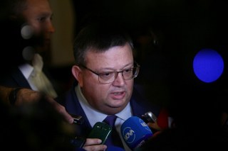 Цацаров: Необходими са изменения в Наказателния кодекс, касаещи корупционни престъпления (СНИМКИ)