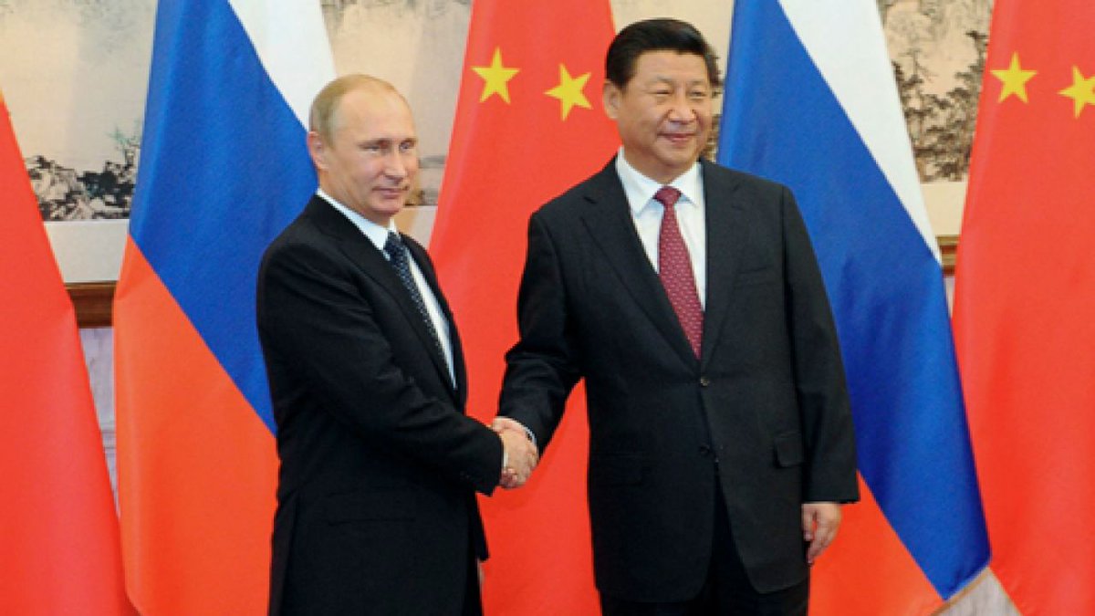 Путин и Си Дзинпин разговаряха преди откриването на Източния икономически форум