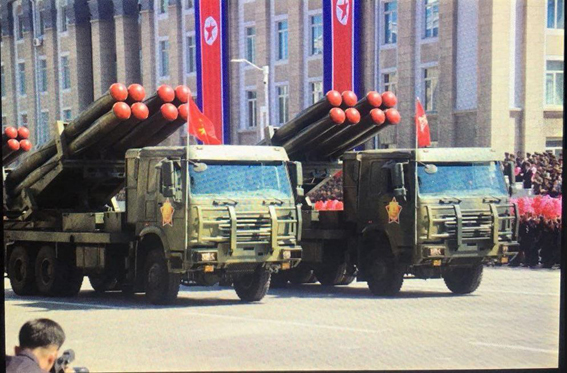 Без междуконтинентални ракети на военен парад в КНДР