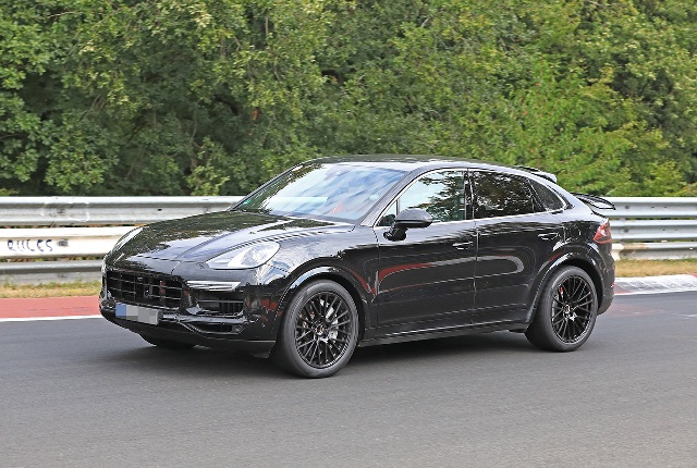 Заснеха как Porsche прави от Cayenne купе