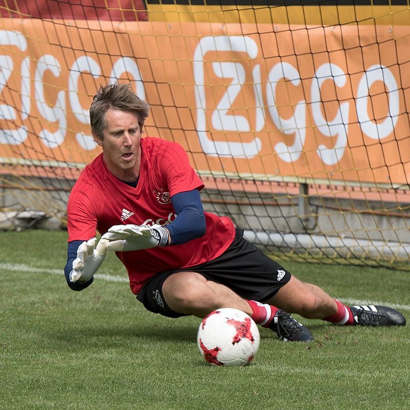 Ван дер Сар фаворит за шеф в "Юнайтед"