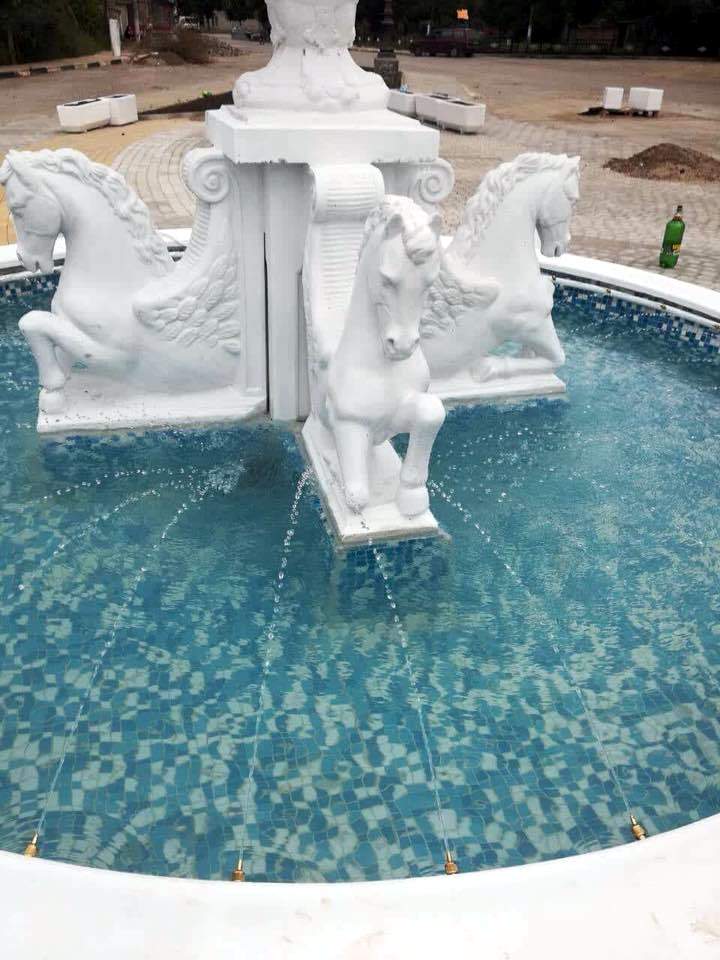 Автобусен обръщач стана парк с фонтан