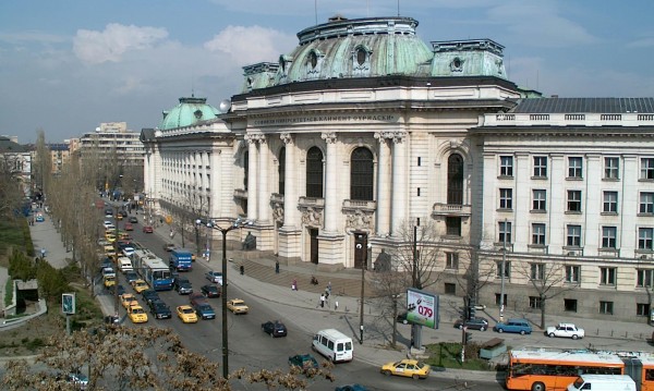 Затваря се за ремонт кръстовището при Софийския университет