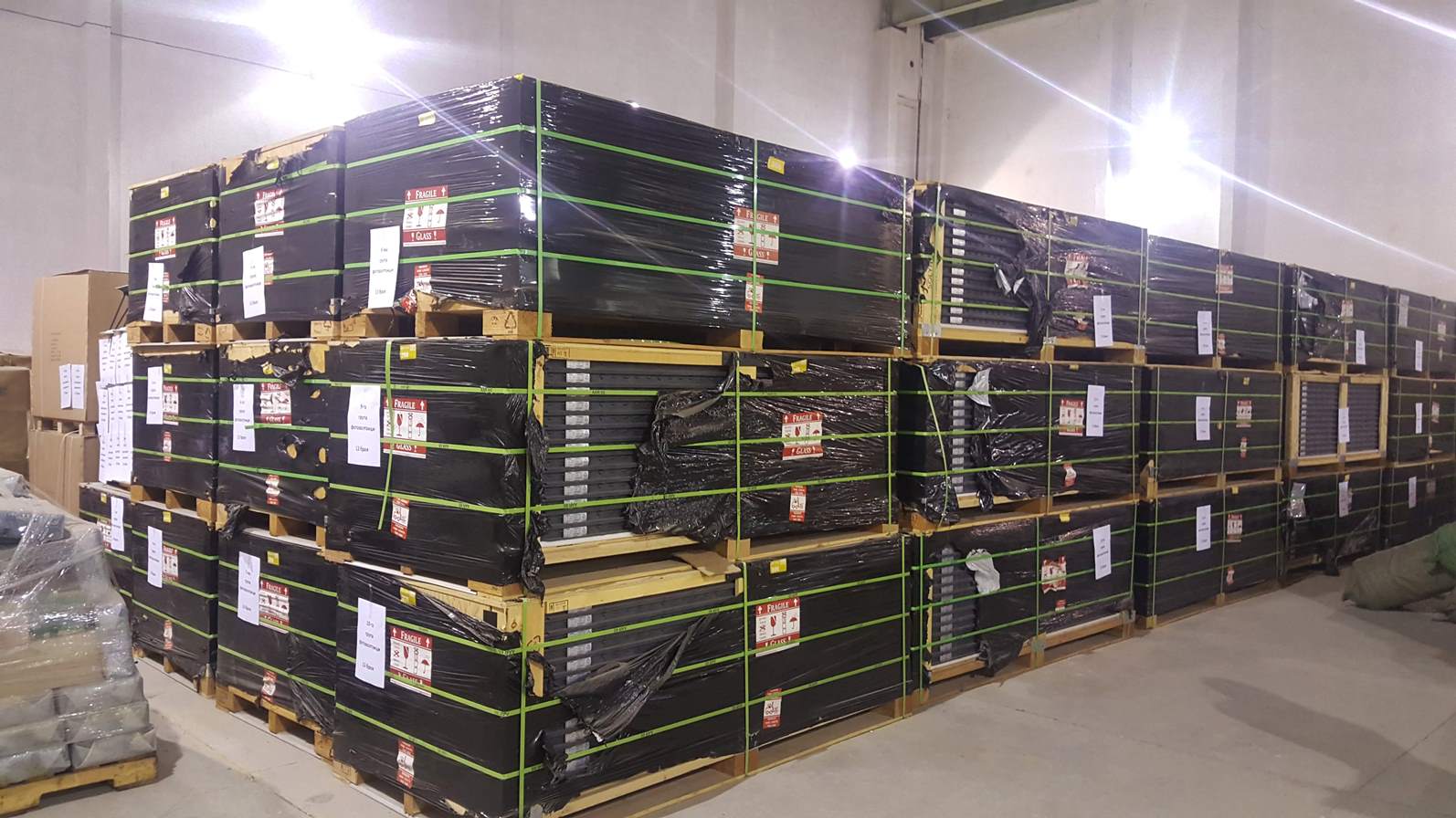 Столичната митница продава на търг отнети в полза на държавата фотоволтаици и монтажни елементи