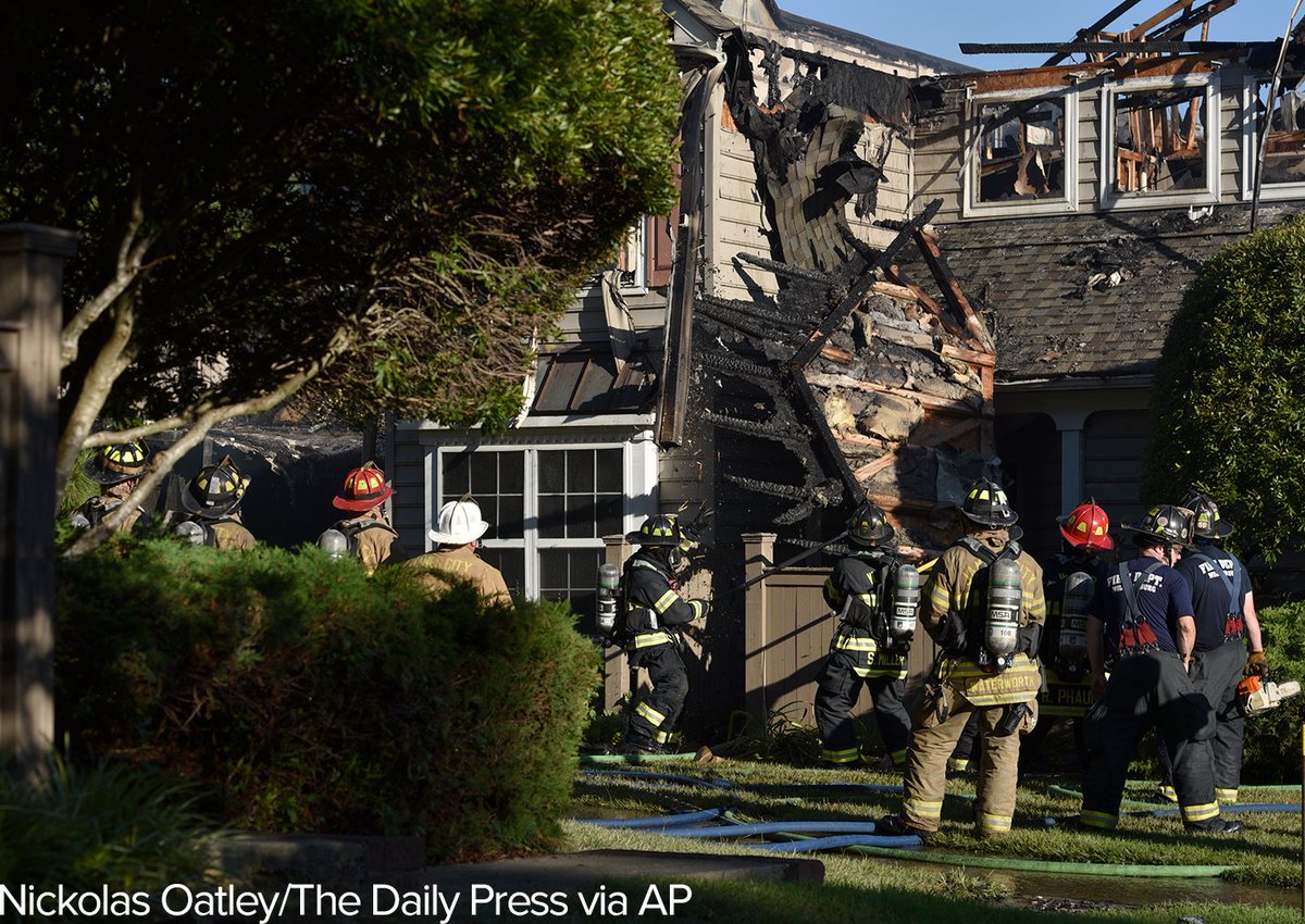 Хеликоптер падна върху къща в Съединените щати, един човек загина