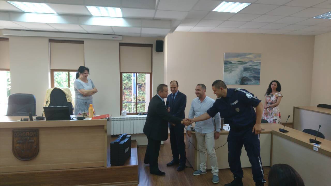 Кметът на Община Созопол дари на ОДМВР – Бургас дрегер, улавящ шест забранени вещества