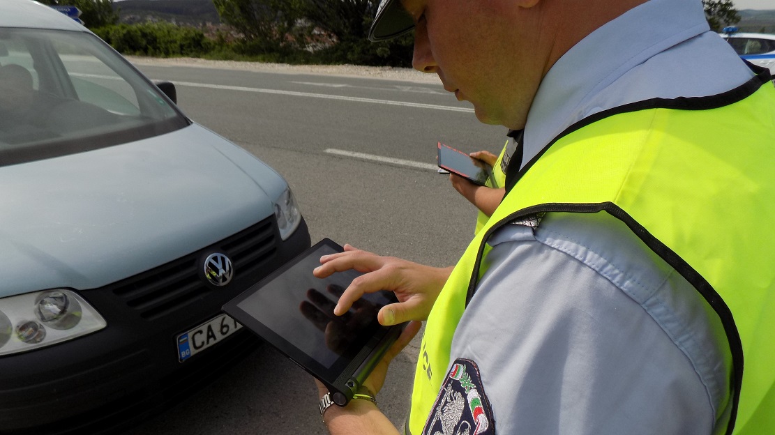 Прекратяват служебно регистрацията на новозакупен автомобил, който не е пререгистриран