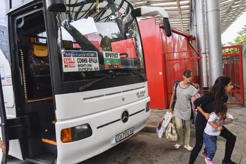 Автобуси блокират София на 25 юни