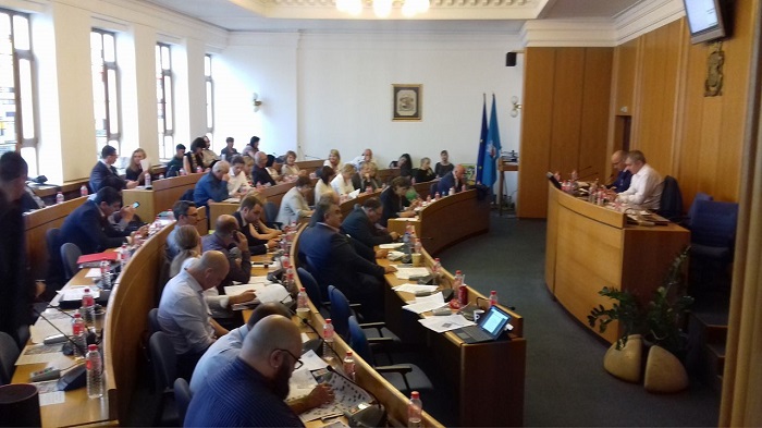Наесен столичните общинари ще гласуват с таблети