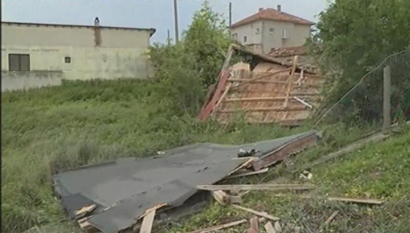 Торнадо мина през варненско село