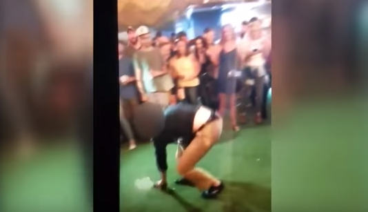 Агент на ФБР случайно простреля мъж в бар (ВИДЕО)