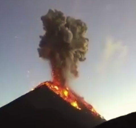 25 загинали и близо 300 ранени след изригването на вулкан в Гватемала