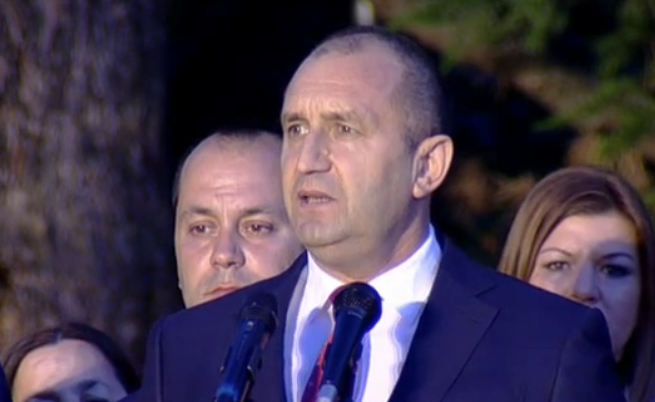 Румен Радев в навечерието на 2 юни: Преди 142 години шепа българи повярваха в себе си и промениха живота ни, поклон пред паметта им