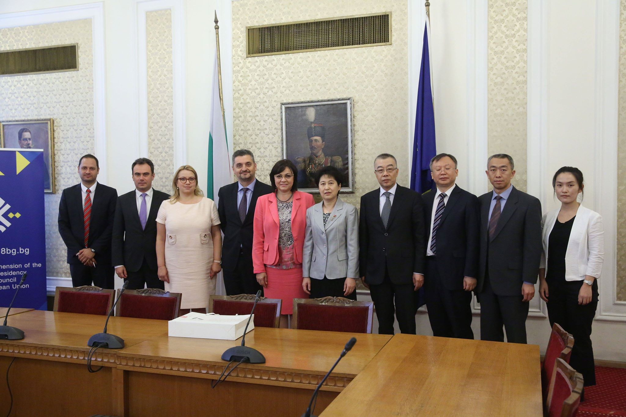Нинова: Важно е отношенията между България и Китай да се развиват в положителна посока